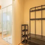 Simar Nearby Sg Train Station By Rent *