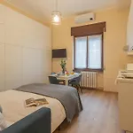 Simar Nearby Sg Train Station By Rent
