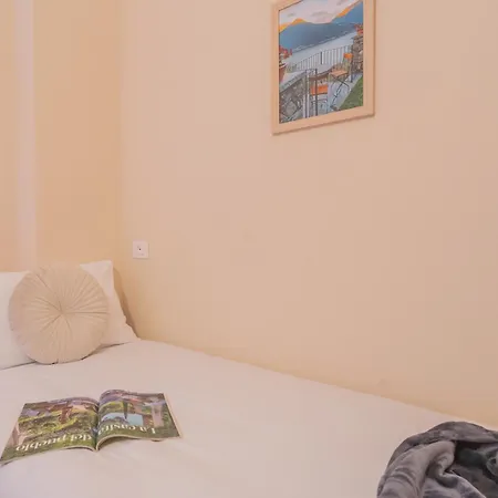 Simar Nearby Sg Train Station By Rent
