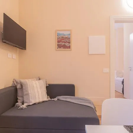 Simar Nearby Sg Train Station By Rent Apartman *