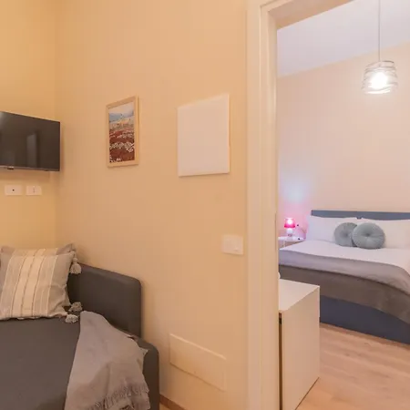 Simar Nearby Sg Train Station By Rent Daire