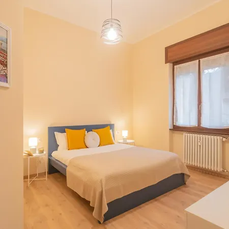 Simar Nearby Sg Train Station By Rent Daire Como