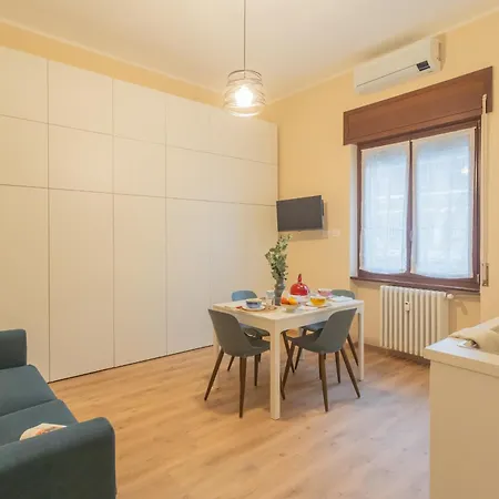 Simar Nearby Sg Train Station By Rent Como