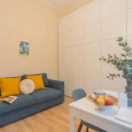 Simar Nearby Sg Train Station By Rent Como