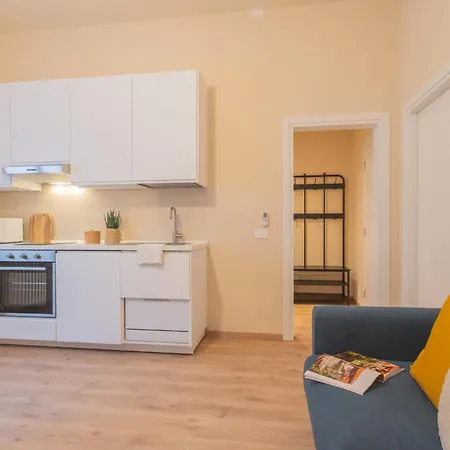 Simar Nearby Sg Train Station By Rent * Como